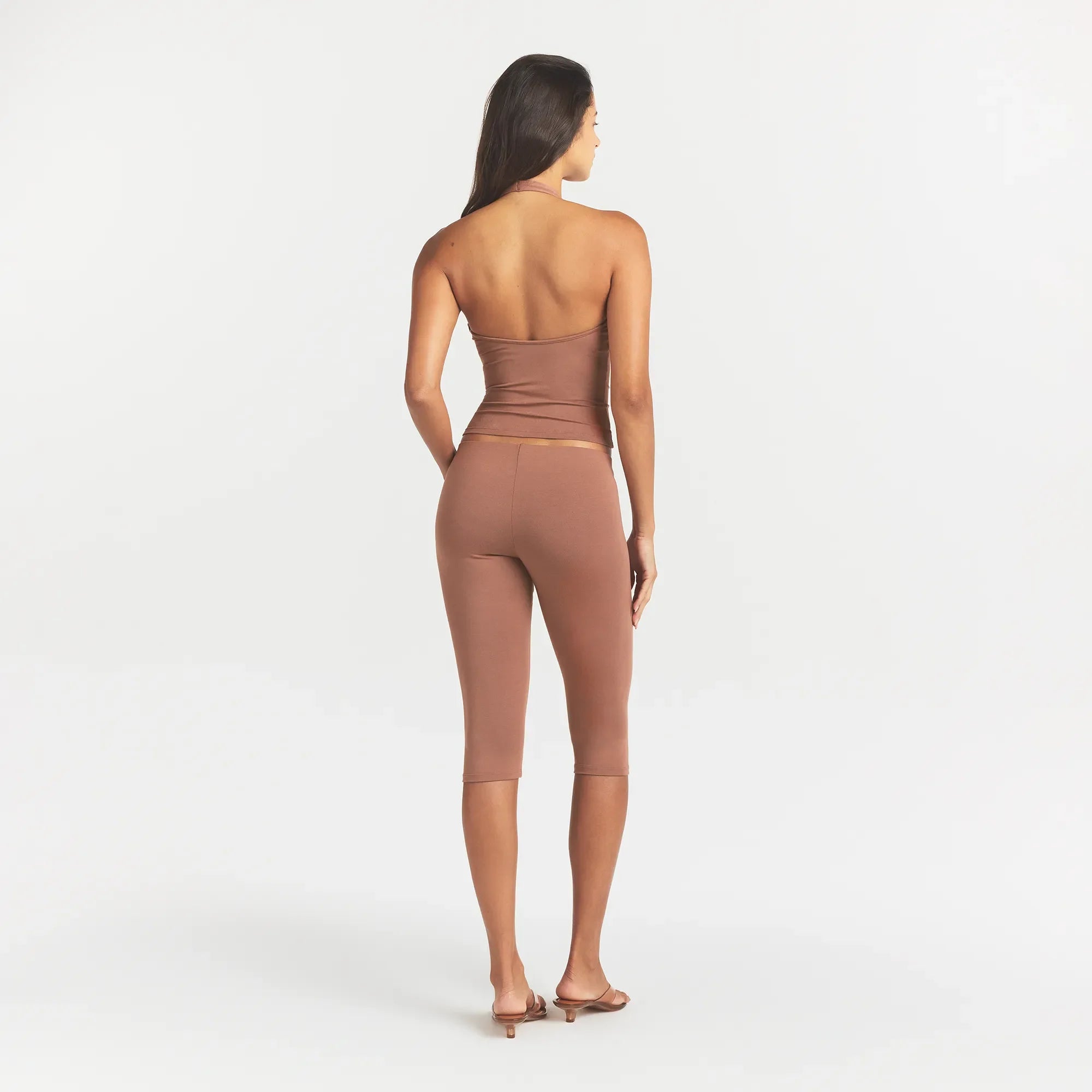 SMOOTH LAYERS HIGH-WAISTED CAPRI | NUTMEG