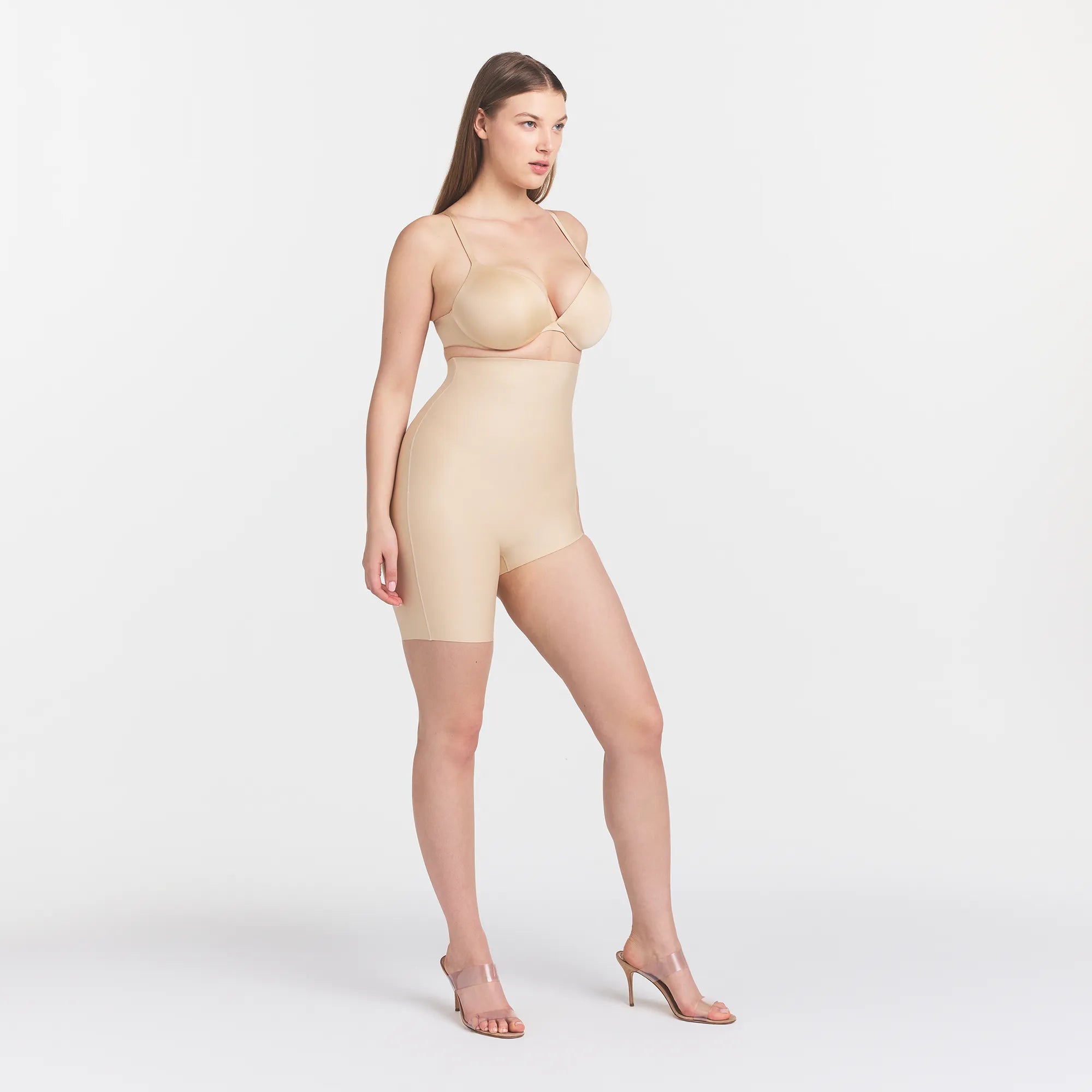 SKIMS BODY LEFT LEG SOLUTION SHORT | SAND