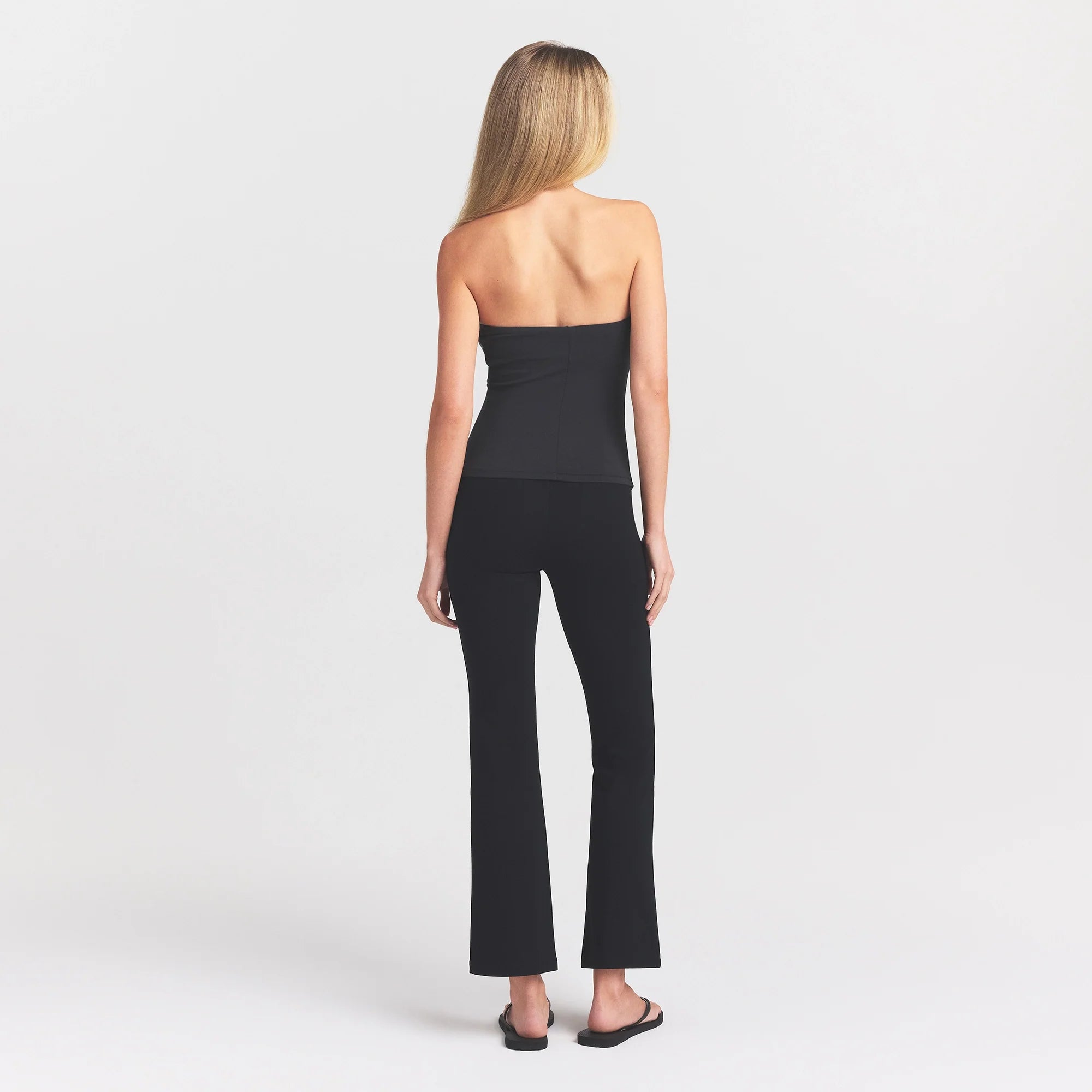 THE ESSENTIAL COLLECTION HIGH-WAISTED CROPPED KICK FLARE PANT | OBSIDIAN