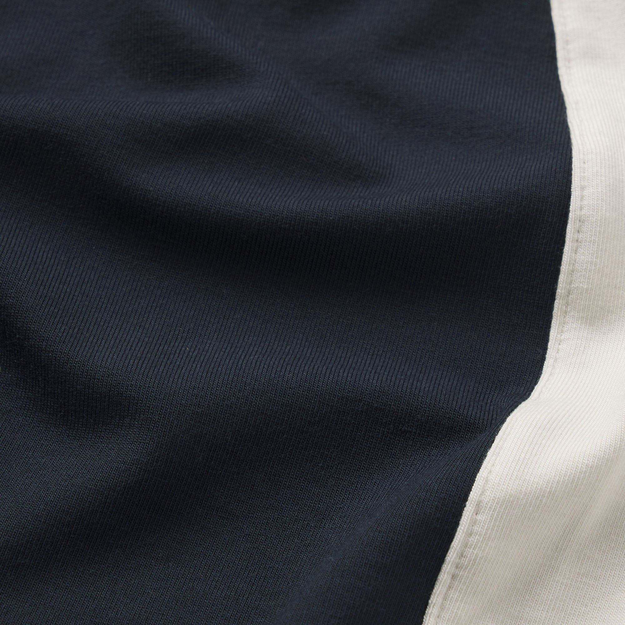 SMOOTH LAYERS MICRO SHORT | ONYX ECRU CONTRAST