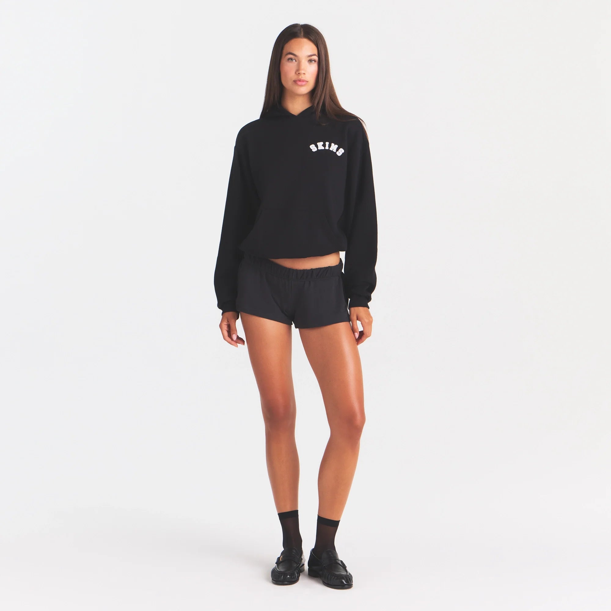 COTTON FLEECE CLASSIC HOODIE | ONYX SNOW ARCHED SKIMS LOGO