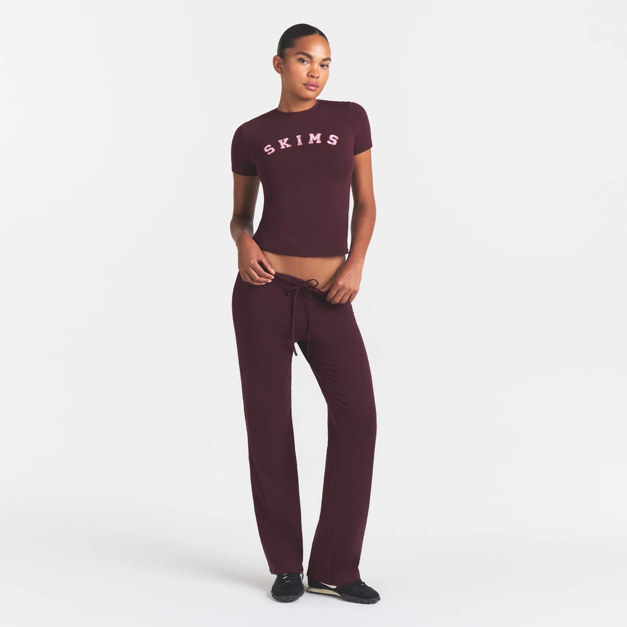 COTTON JERSEY LOGO T-SHIRT | CURRANT ARCHED SKIMS PLAID